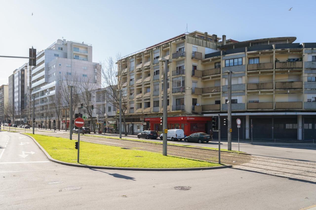 Host Wise - Lovely Bright Flat - Instaworthy View Apartment *